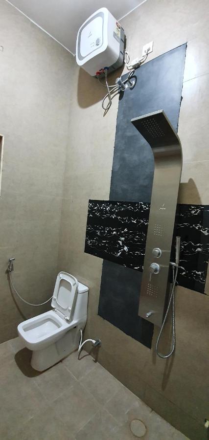 Shree Suites Кутталам Экстерьер фото